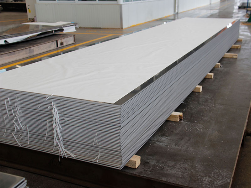 建筑用環(huán)保型材料3004鋁板一噸價(jià)格多少？