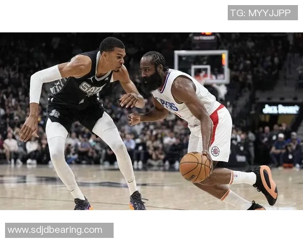 2015季后赛快船与马刺的激烈对决回顾与分析 2015季后赛快船与马刺的激烈对决回顾与分析