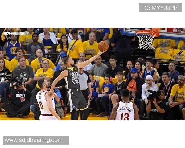 库里三分大赛决赛连中20球创下历史新纪录夺冠荣耀再续 库里三分大赛决赛连中20球创下历史新纪录夺冠荣耀再续