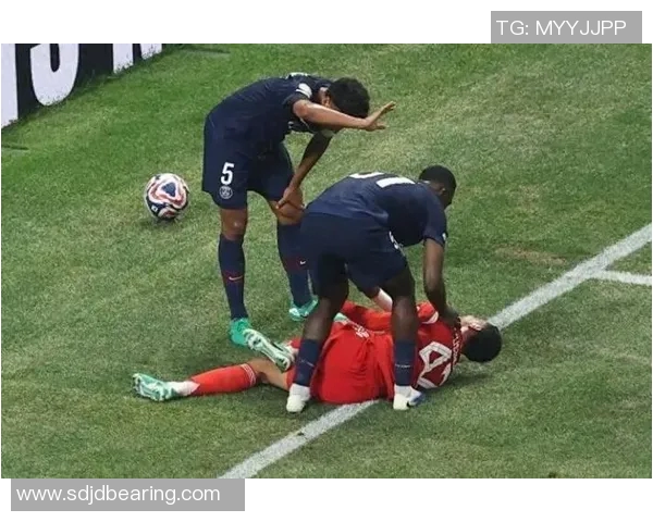 巴黎与拜仁历史交锋回顾及战绩分析揭示两队对决的精彩瞬间