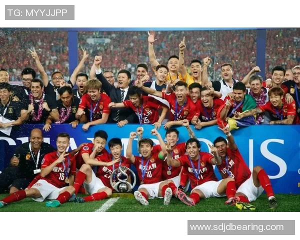 恒大与力帆首发阵容对比分析揭示双方战术布局与关键球员表现