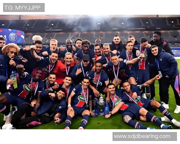 拜仁与巴黎圣曼的精彩对决直播全程回顾与分析