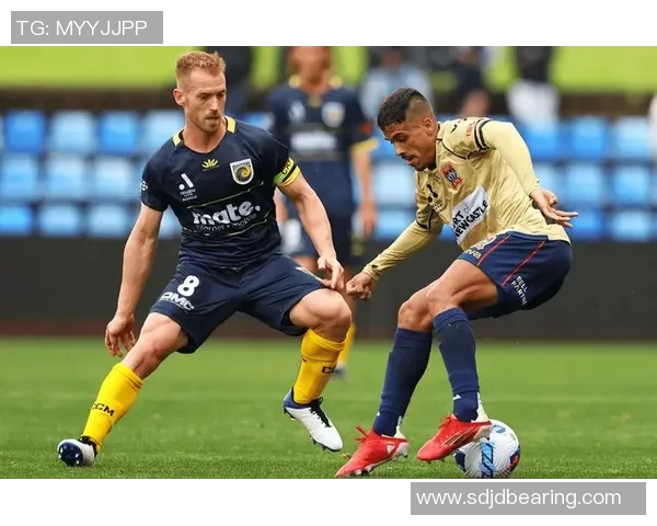 悉尼流浪与西部联的激烈对决展现澳超精彩瞬间与球队风采