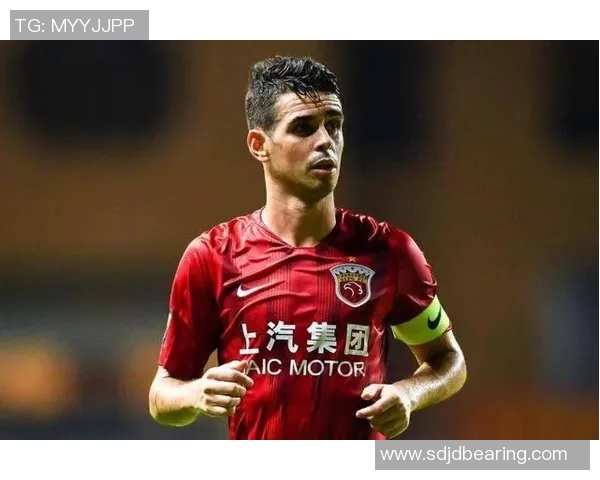 泊斯光荣与上海申花激战正酣谁能在这场较量中笑到最后