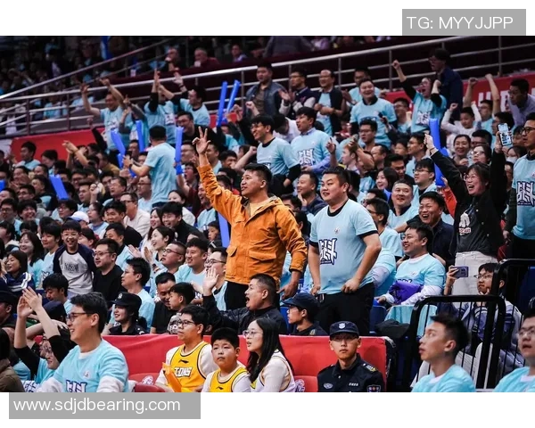 CBA季后赛青岛对阵山西精彩对决展现篮球魅力与团队精神