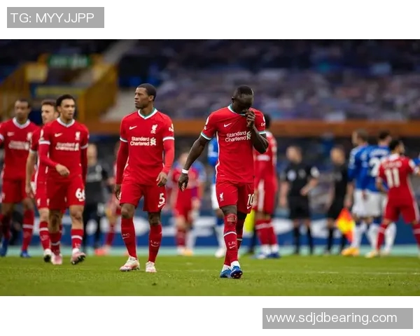 利物浦与埃弗顿激战正酣让我们一起欢呼吧足球盛宴即将开启 利物浦与埃弗顿激战正酣让我们一起欢呼吧足球盛宴即将开启