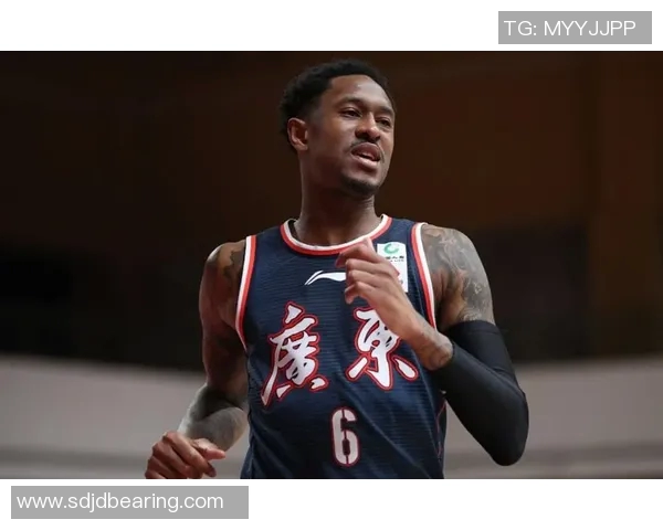 马尚布鲁克斯的篮球生涯与个人魅力探秘：从新星到传奇的成长之路